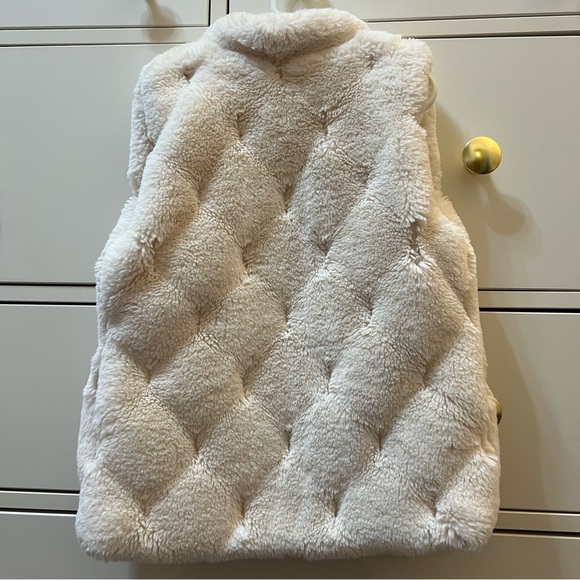 Faux Fur Vest - Picture 3 of 8